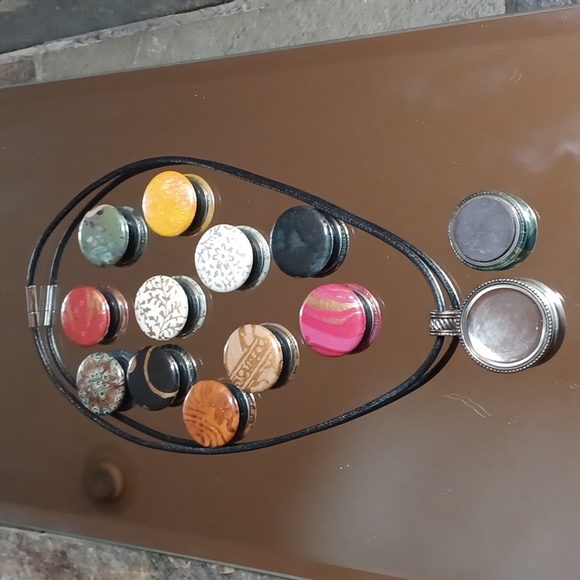 Magnabilities Interchangable Necklace - Picture 2 of 3